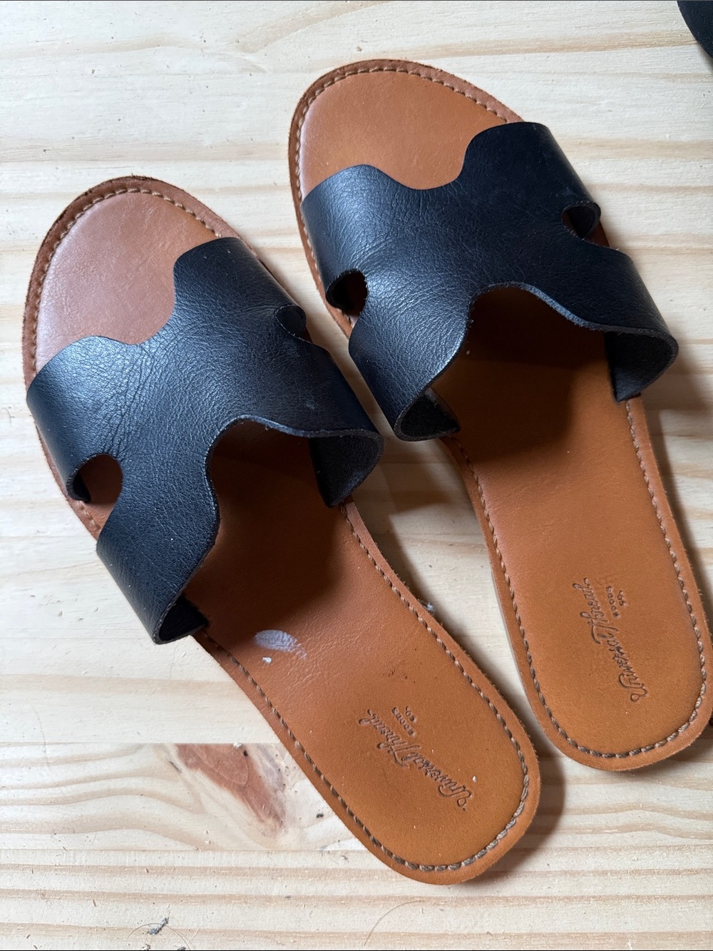 Universal Thread Black Leather Slide Sandals with Tan Footbed